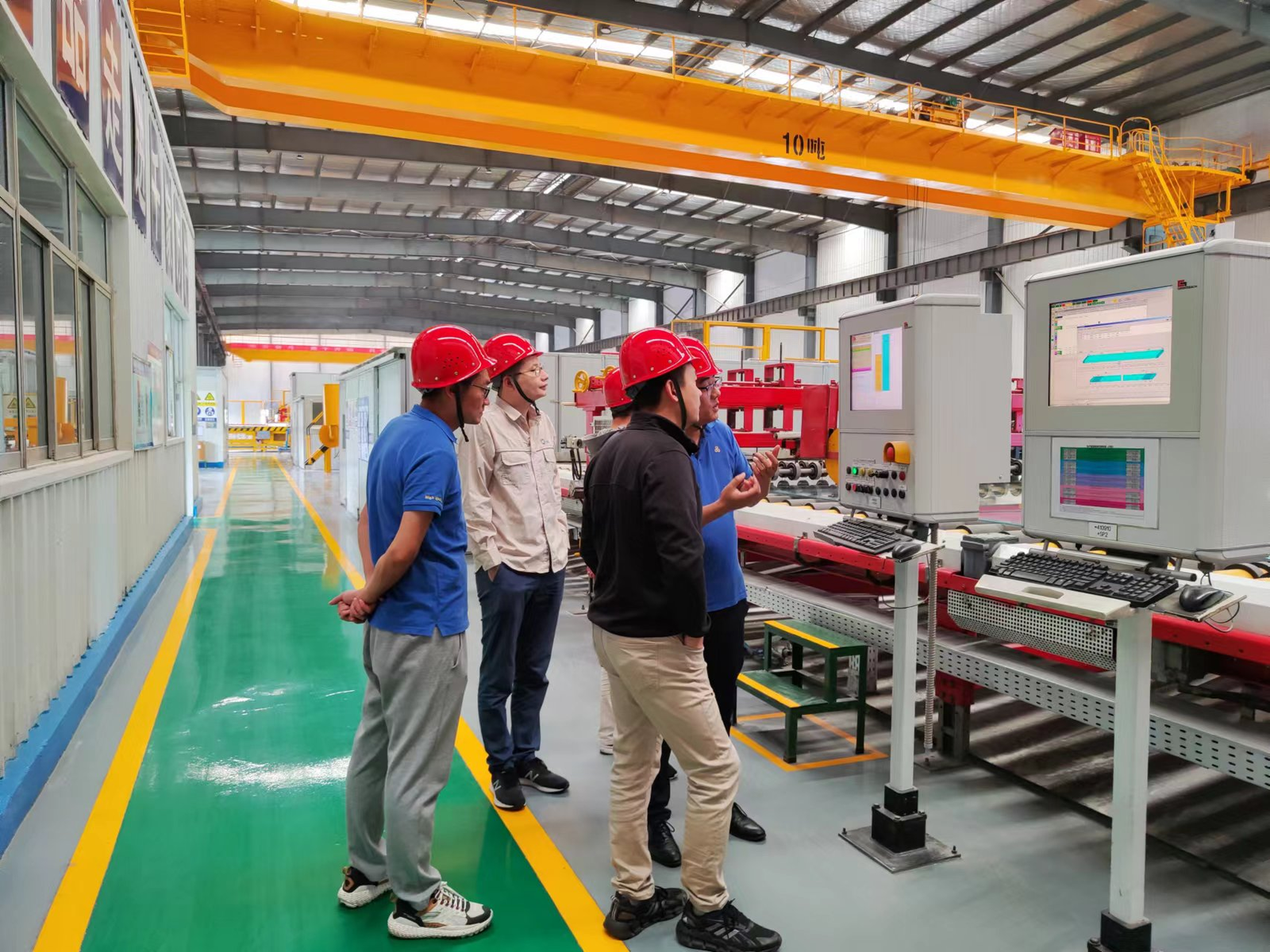 协鑫光电董事长范斌一行来333体育交流